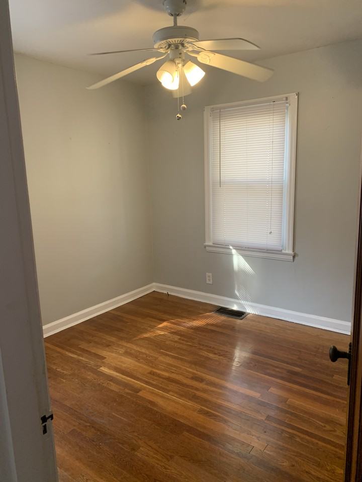 7512 Plainfield Rd - Photo 6 of 9