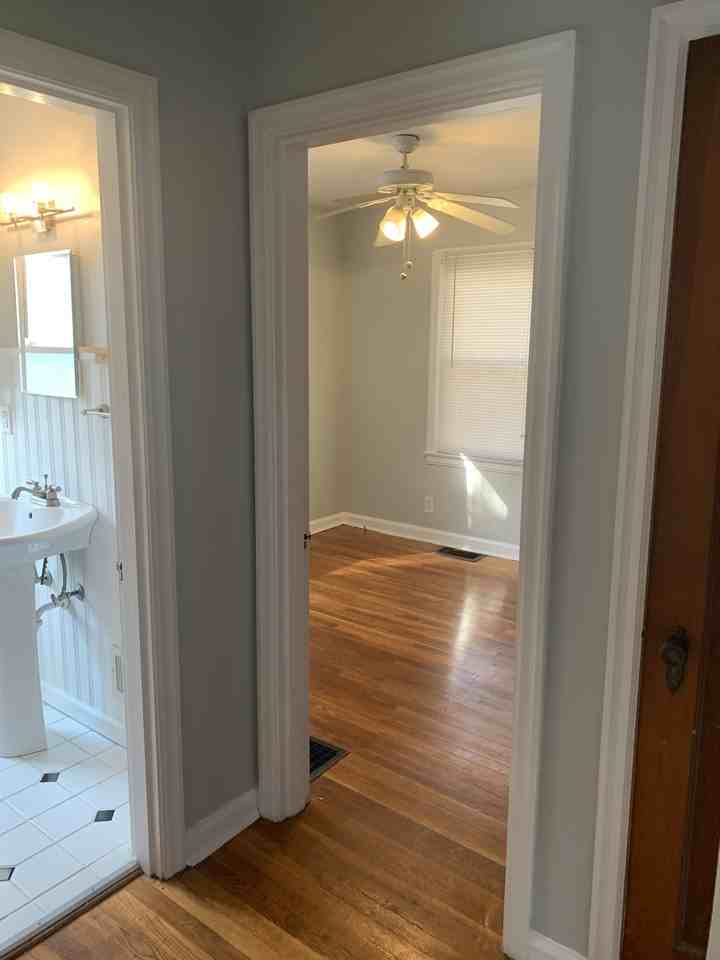 7512 Plainfield Rd - Photo 7 of 9