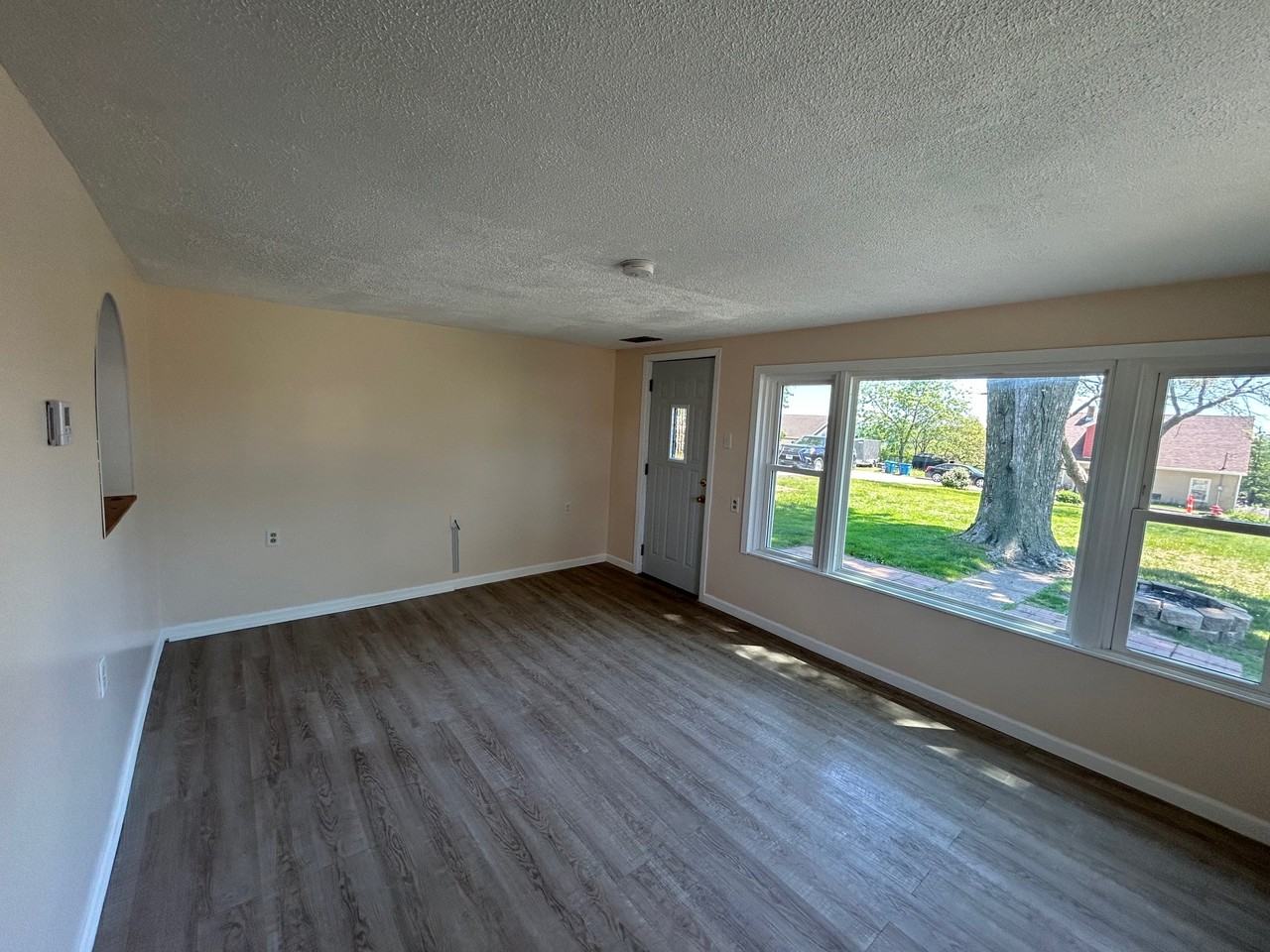 730 5th St - Photo 4 of 17