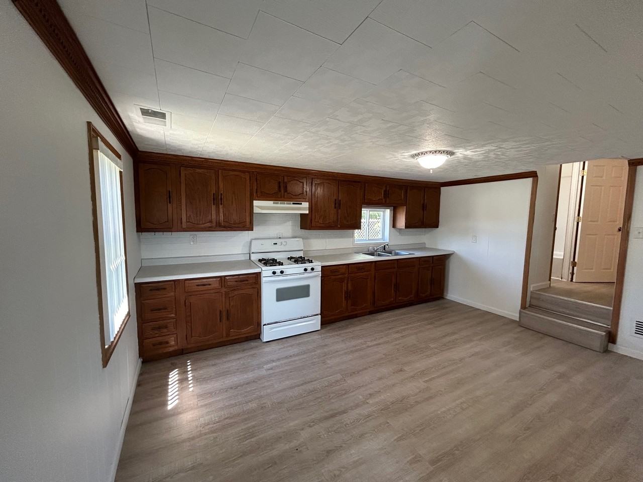 730 5th St - Photo 5 of 17