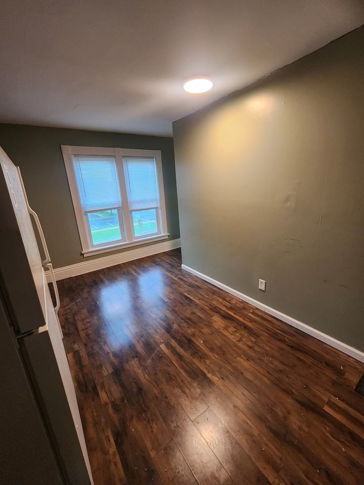 134 W 26th St #B - Photo 2 of 10