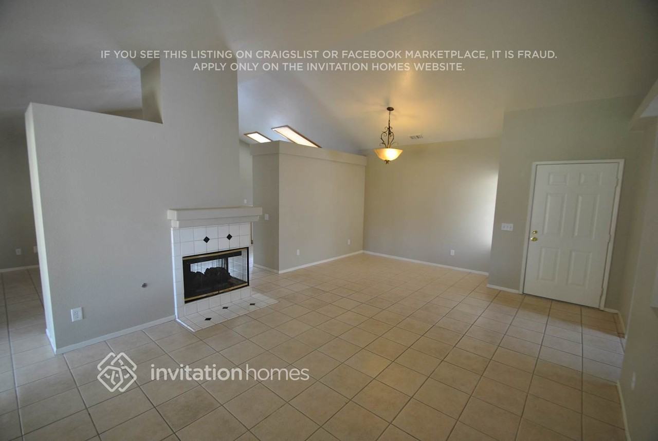 28663 Eridanus Dr - Photo 2 of 12