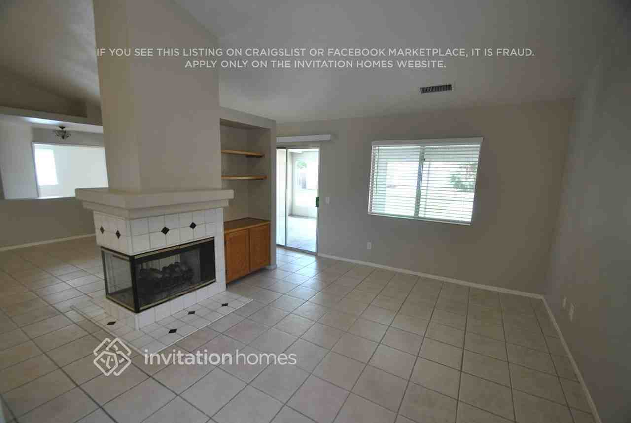 28663 Eridanus Dr - Photo 3 of 12