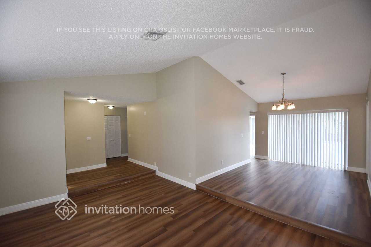 4998 Nw 5th Ave - Photo 2 of 12