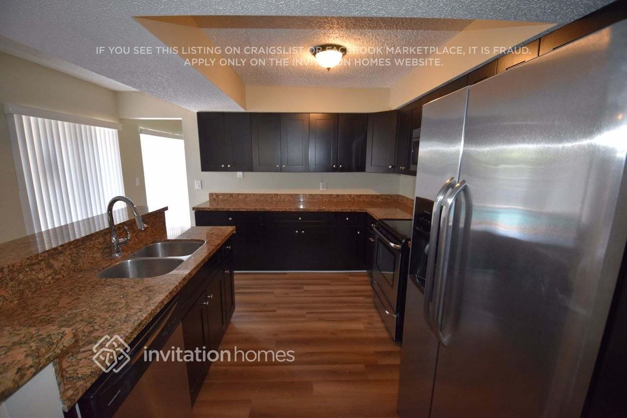 4998 Nw 5th Ave - Photo 4 of 12