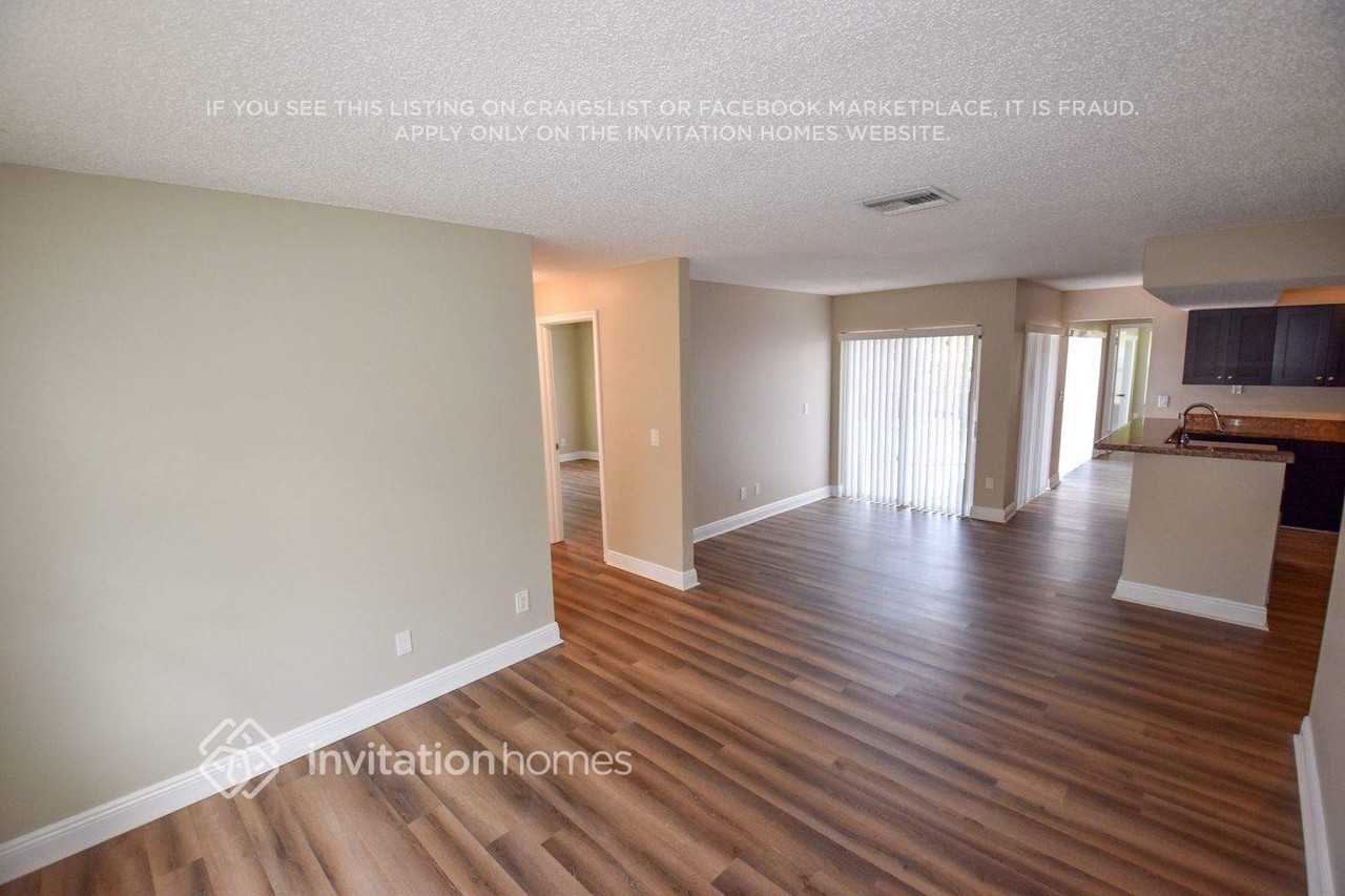 4998 Nw 5th Ave - Photo 5 of 12