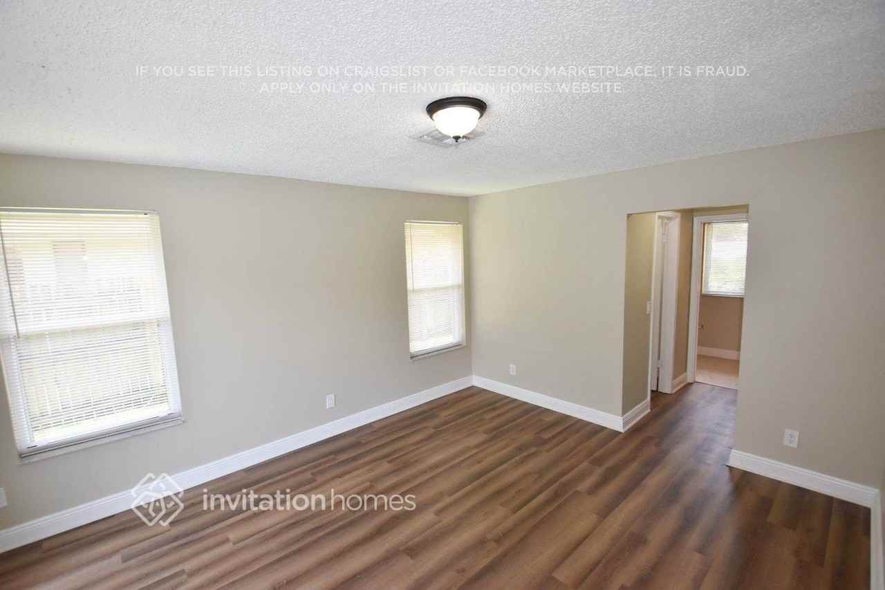 4998 Nw 5th Ave - Photo 6 of 12