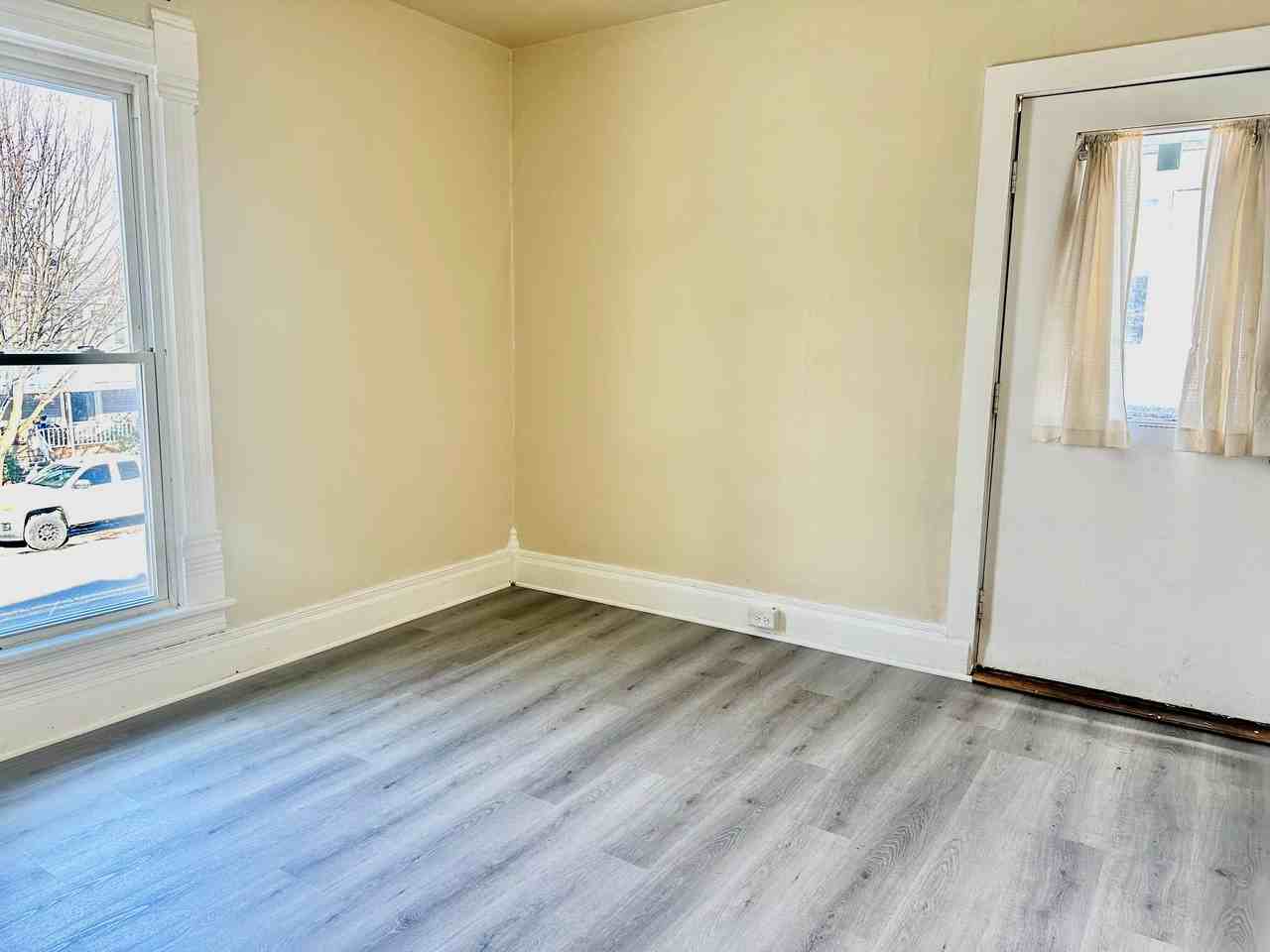 647 W Lexington Ave #C - Photo 2 of 12