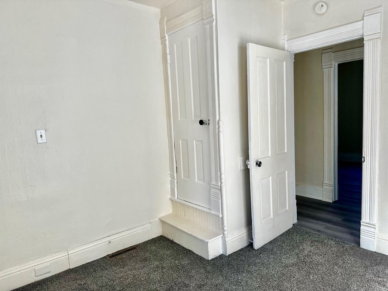 647 W Lexington Ave #C - Photo 6 of 12