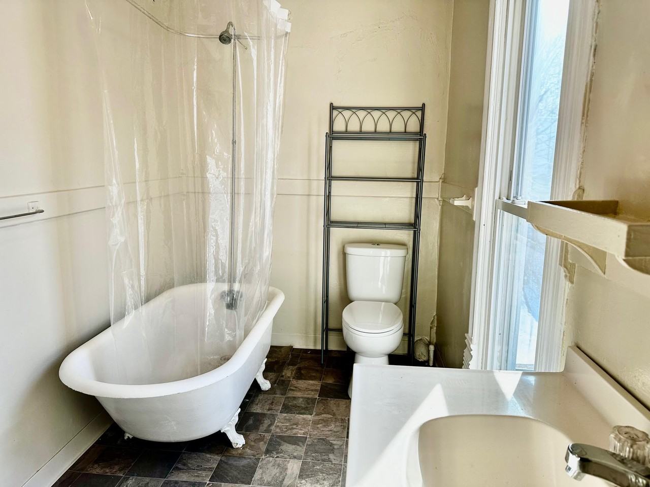 647 W Lexington Ave #C - Photo 7 of 12