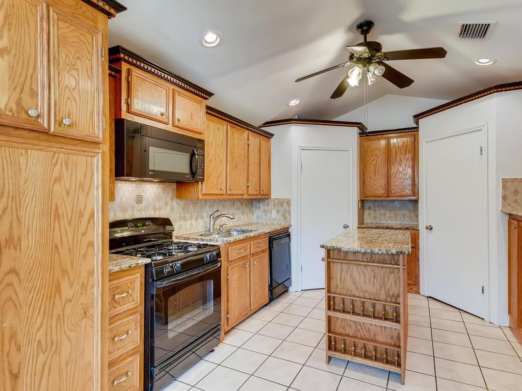 6203 Felix Ave - Photo 4 of 10