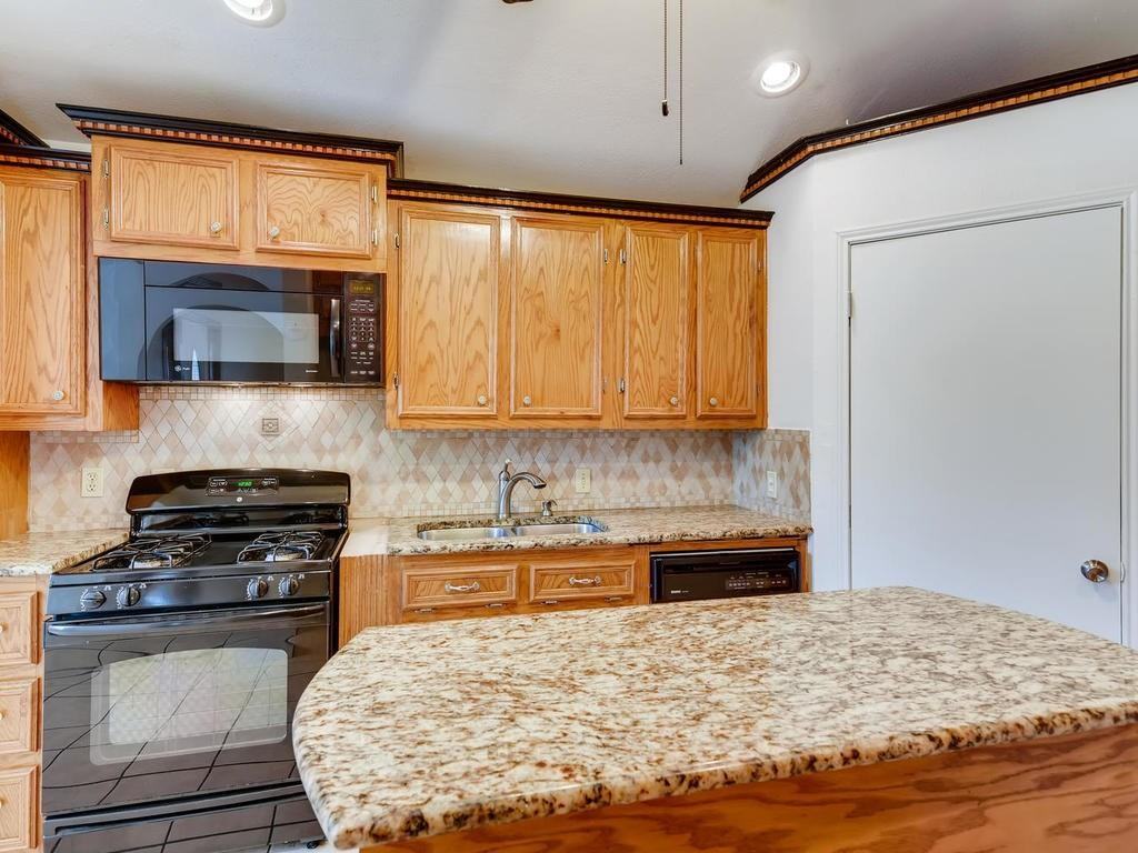 6203 Felix Ave - Photo 5 of 10