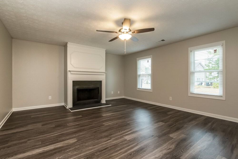 3391 Kittery Dr - Photo 4 of 17
