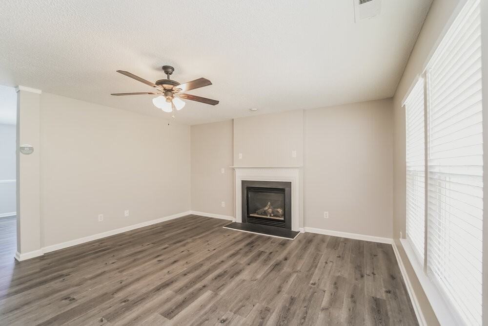 2070 Chapel Creek Rd Sw - Photo 5 of 18