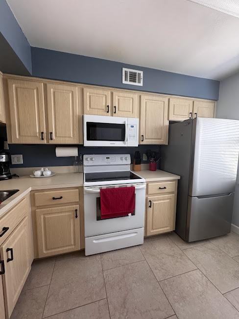 3239 Candle Ridge Dr - Photo 2 of 9