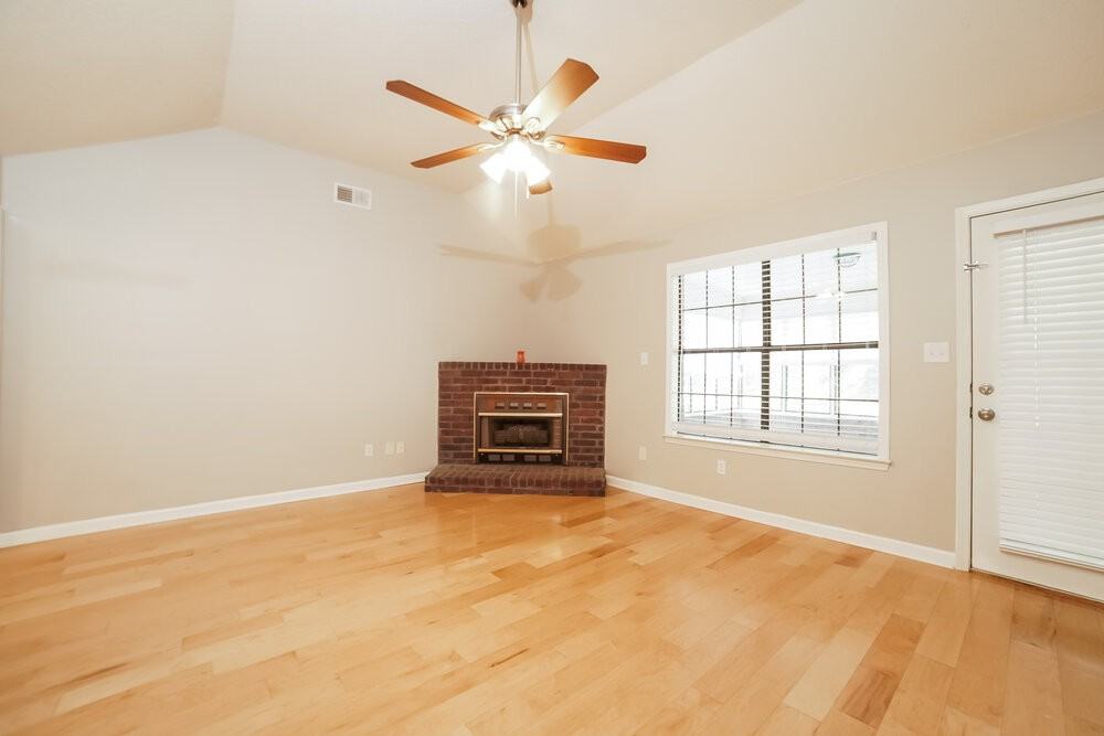 125 N Parkway St - Photo 3 of 16