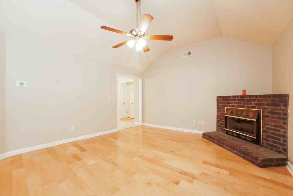 125 N Parkway St - Photo 4 of 16