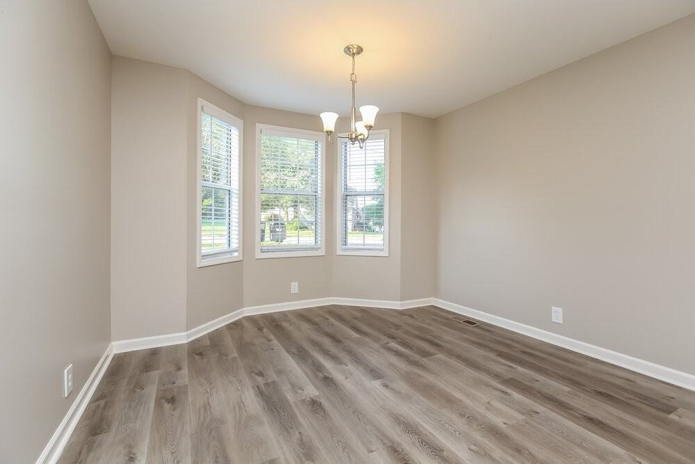5921 Belle Oaks Pl - Photo 5 of 17