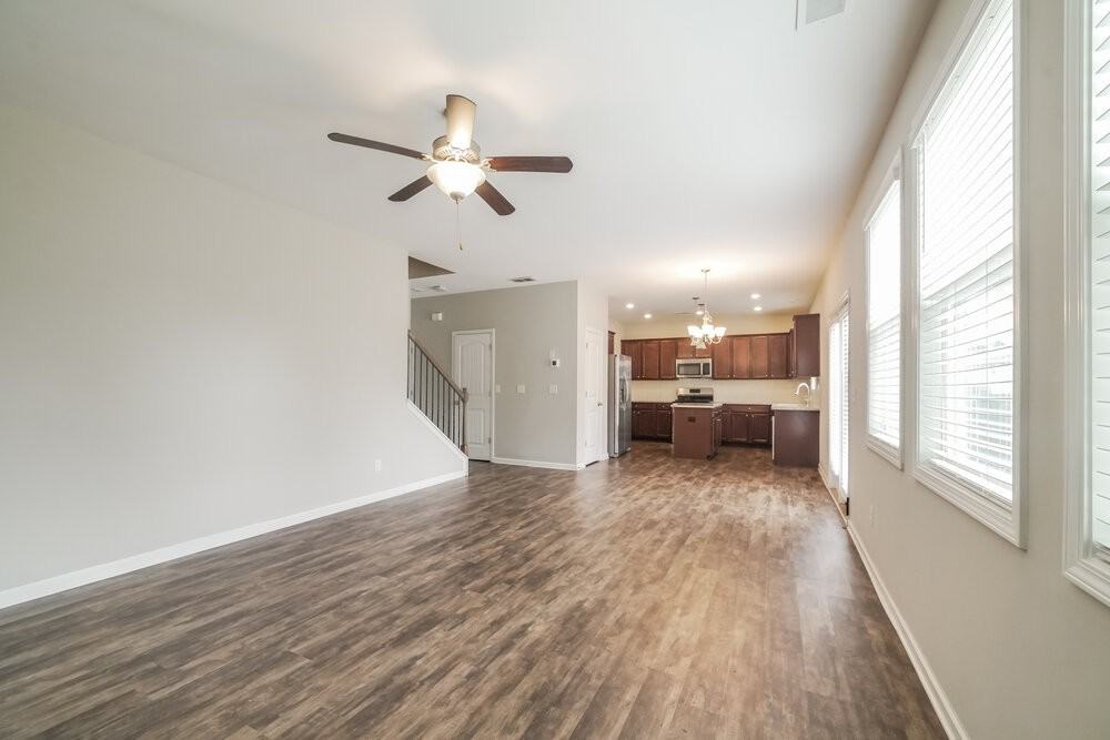 314 Lenore Ct - Photo 6 of 17