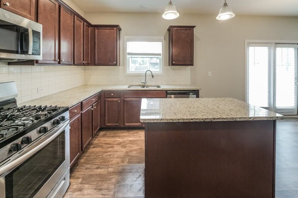 314 Lenore Ct - Photo 7 of 17