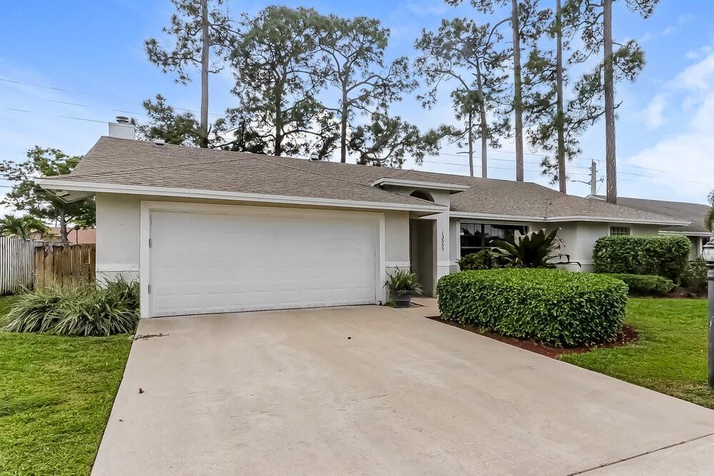 13555 Exotica Ln - Photo 3 of 16