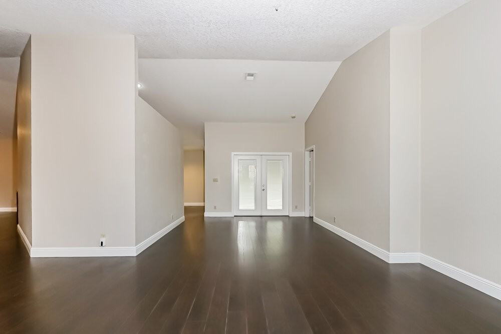 13555 Exotica Ln - Photo 5 of 16