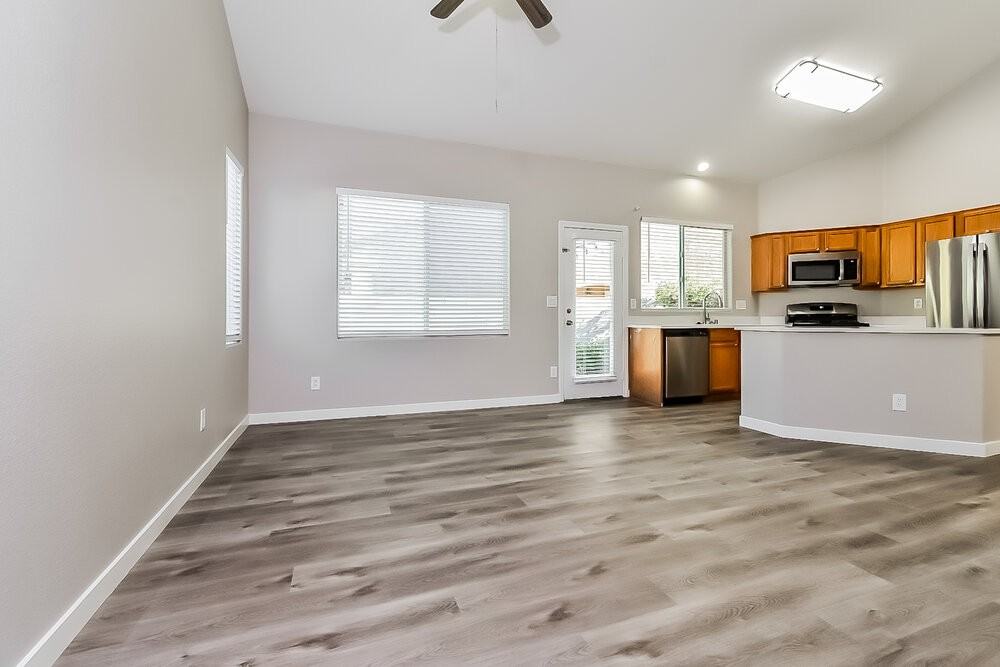 9556 Cabot Falls Ave - Photo 5 of 17