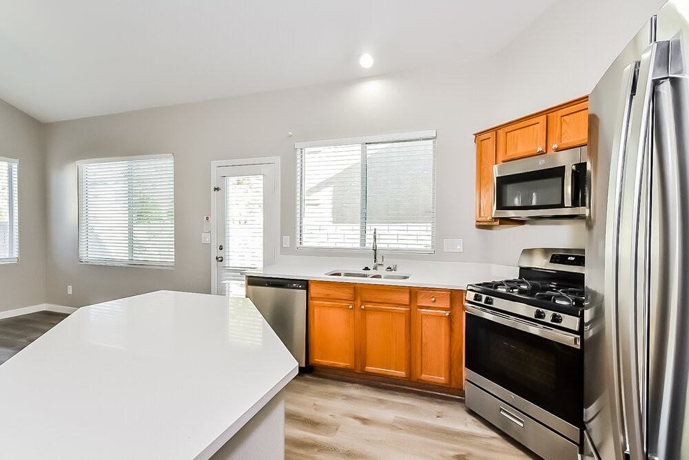 9556 Cabot Falls Ave - Photo 6 of 17