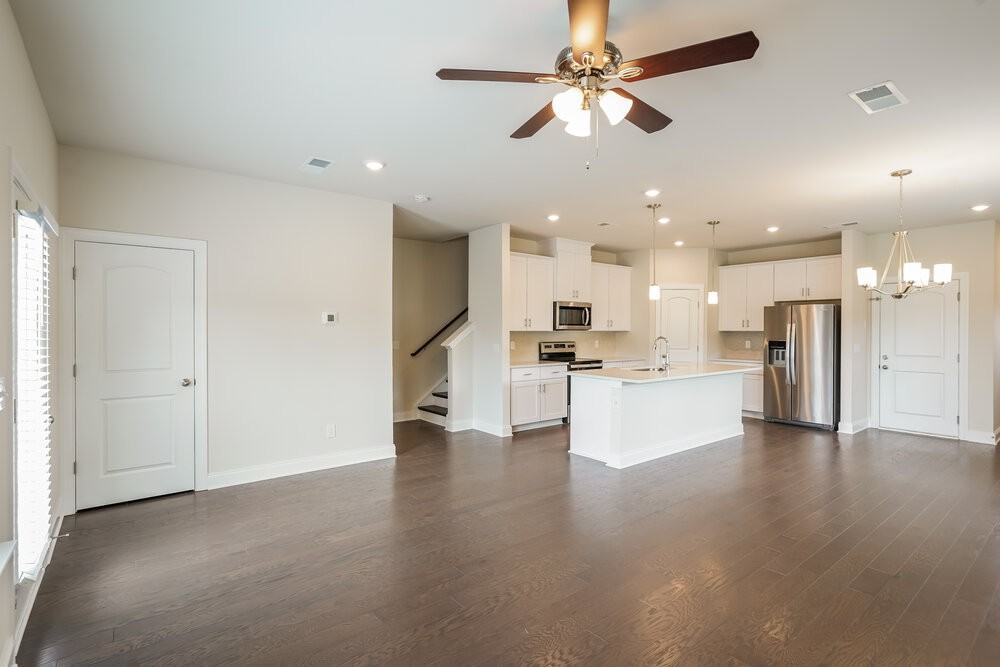 1701 Tahoma Dr - Photo 4 of 17