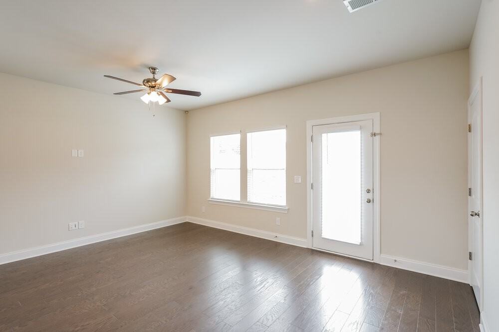 1701 Tahoma Dr - Photo 5 of 17