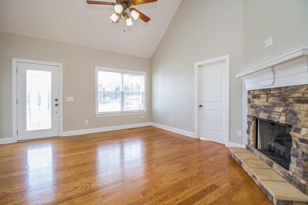 1067 Windtree Trce - Photo 4 of 21