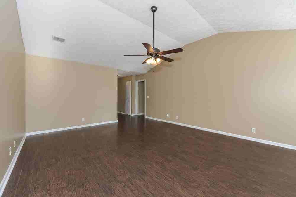 1185 Tiree Dr - Photo 4 of 16