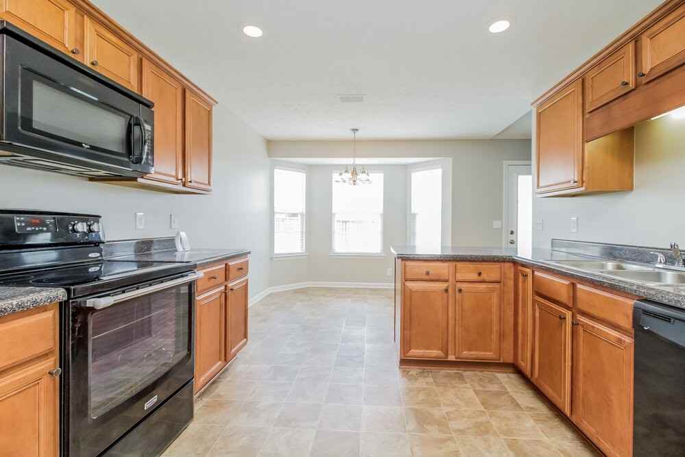 1923 Colyn Ave - Photo 6 of 16
