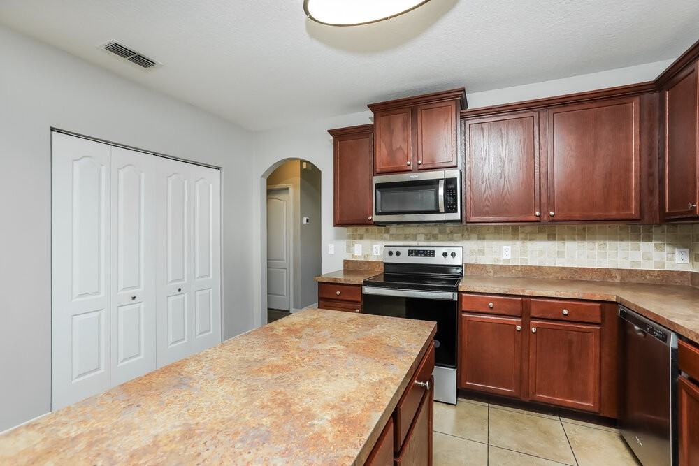 7206 Rafanelli Ct - Photo 7 of 16