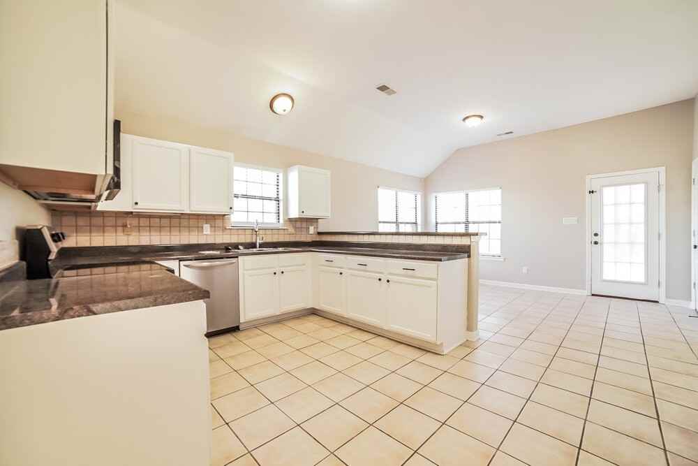 3800 Lake Village Cv - Photo 6 of 16
