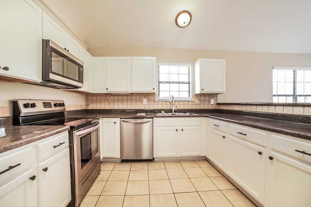 3800 Lake Village Cv - Photo 7 of 16