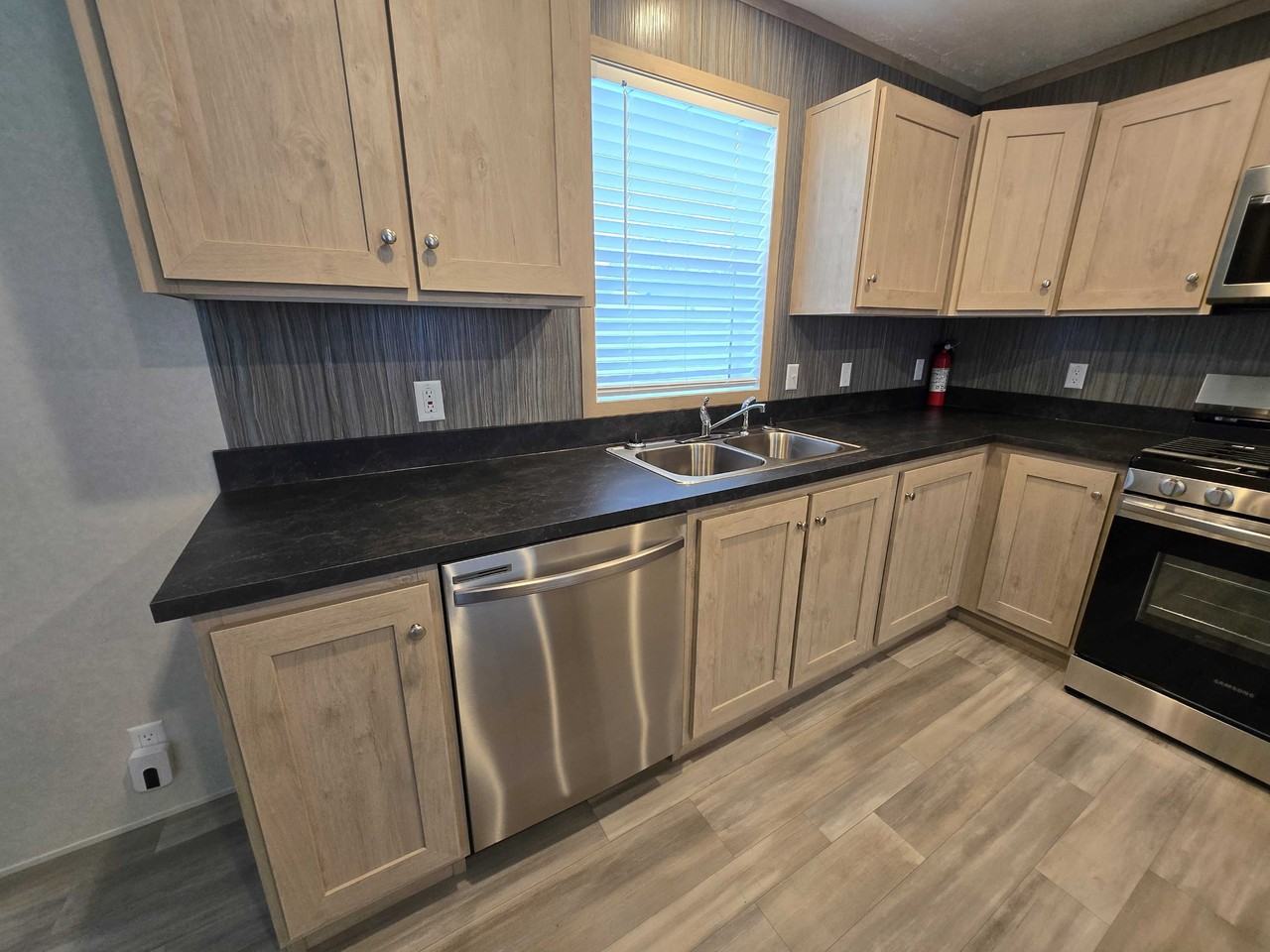29778 W Essex Ct #109 - Photo 7 of 35