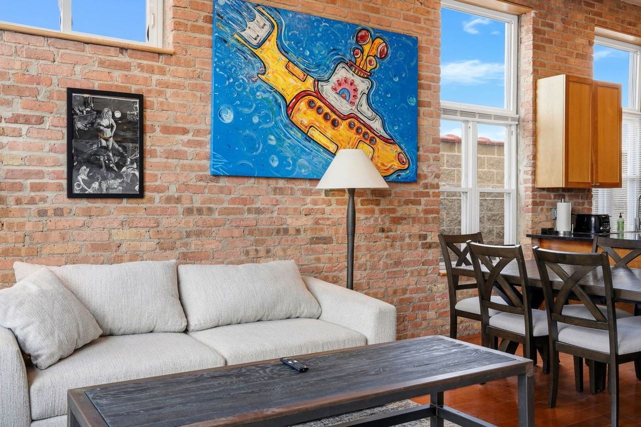 1541 N Milwaukee Ave #1354356P - Photo 4 of 45