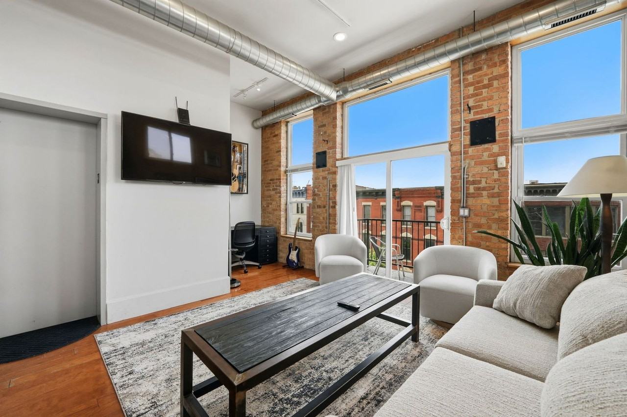 1541 N Milwaukee Ave #1354356P - Photo 5 of 45