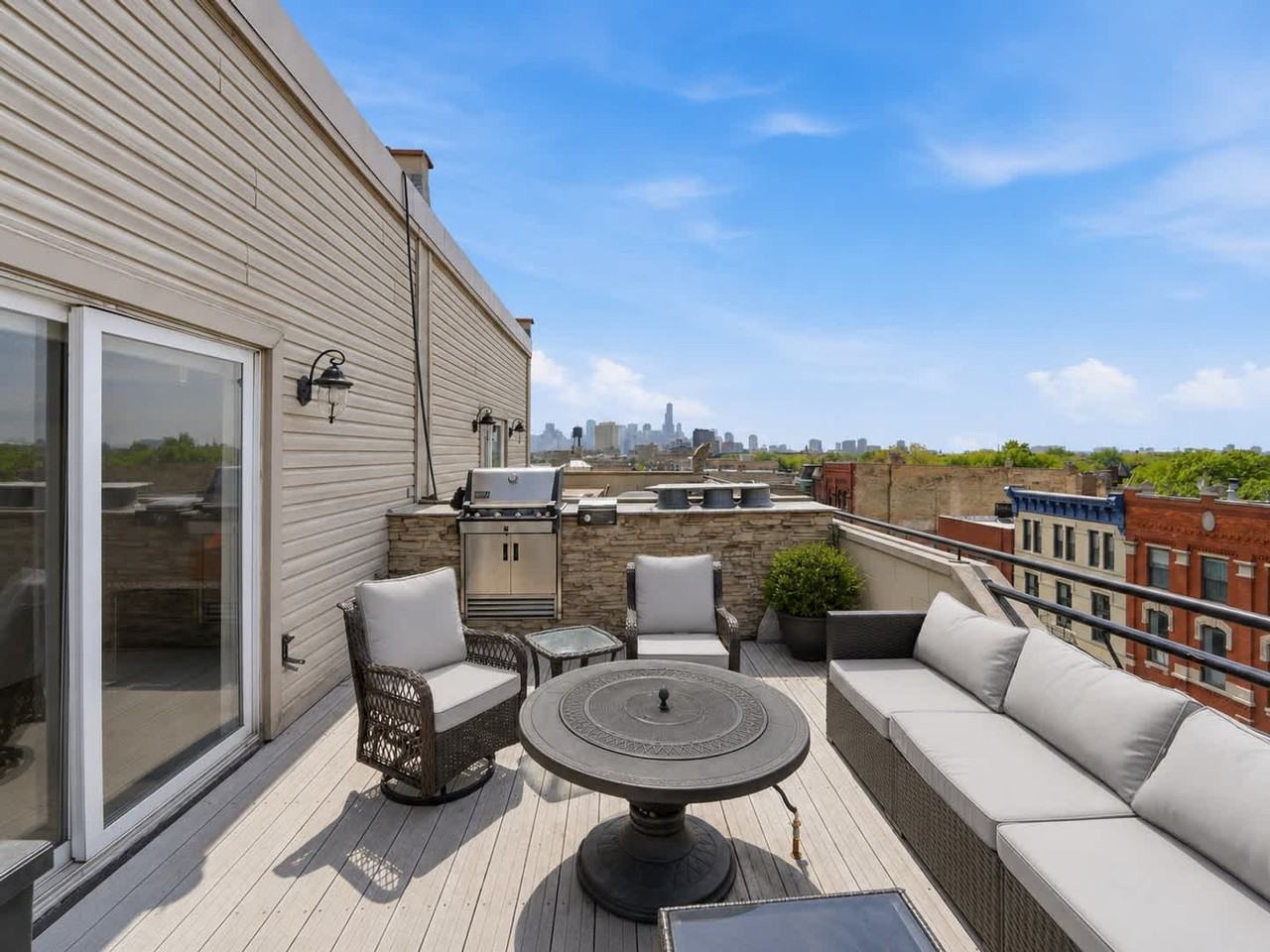 1541 N Milwaukee Ave #1354356P - Photo 7 of 45