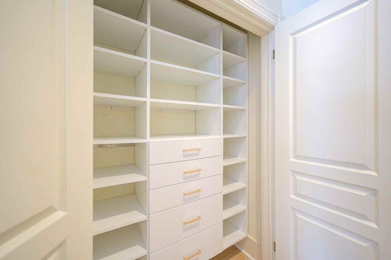 138 Macpherson Ave #1473325P - Photo 7 of 42