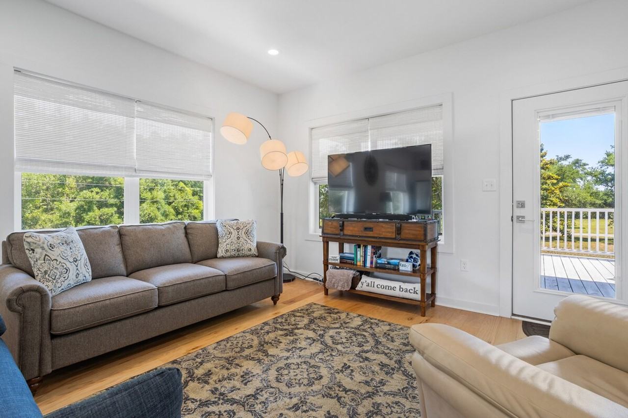 111 Eleanor Ave #1473635P - Photo 2 of 29