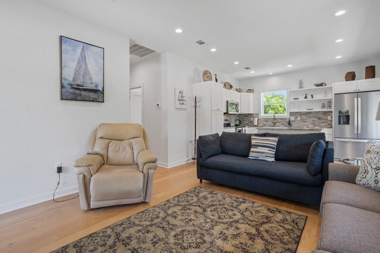 111 Eleanor Ave #1473635P - Photo 3 of 29