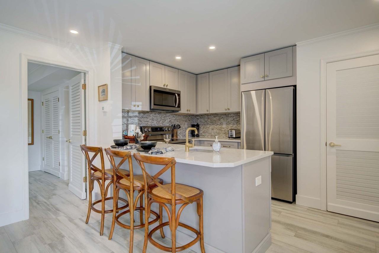 655 8th Ave S #1504176P - Photo 6 of 19