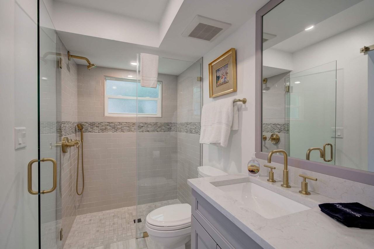 655 8th Ave S #1504176P - Photo 7 of 19