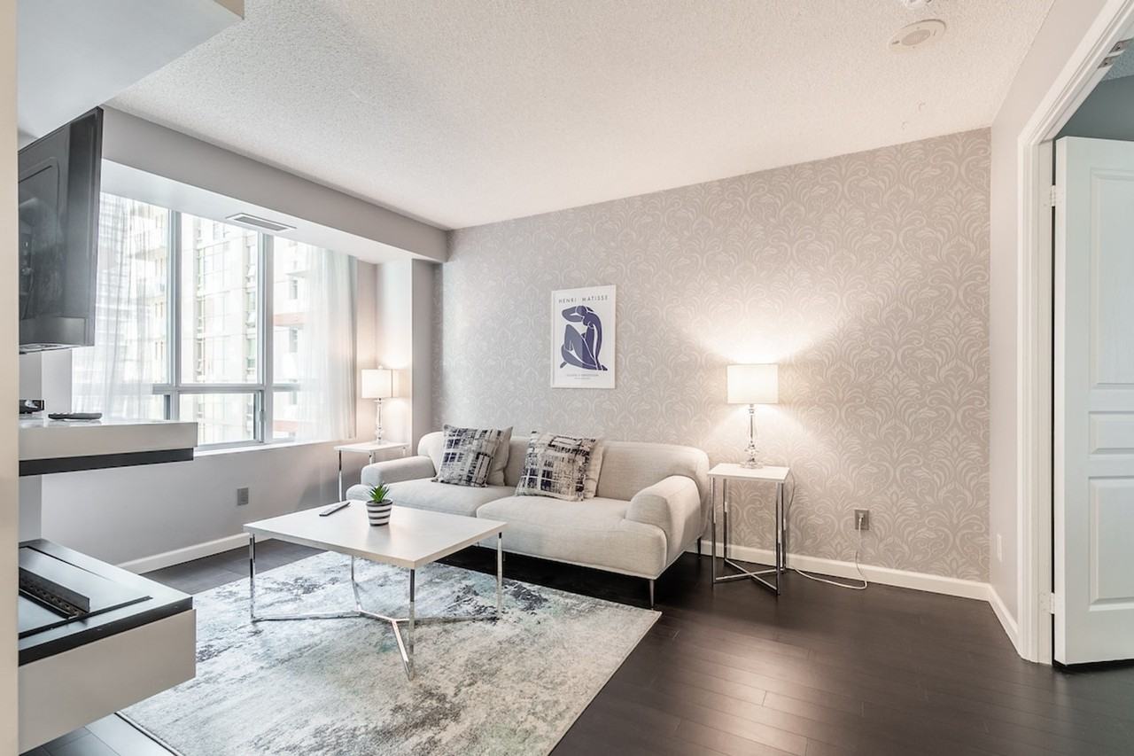203 Adelaide St W #1513130P - Photo 2 of 13