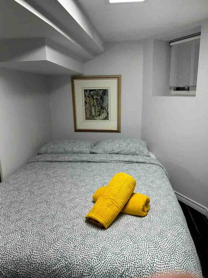542 Huron St #1513097P - Photo 7 of 12