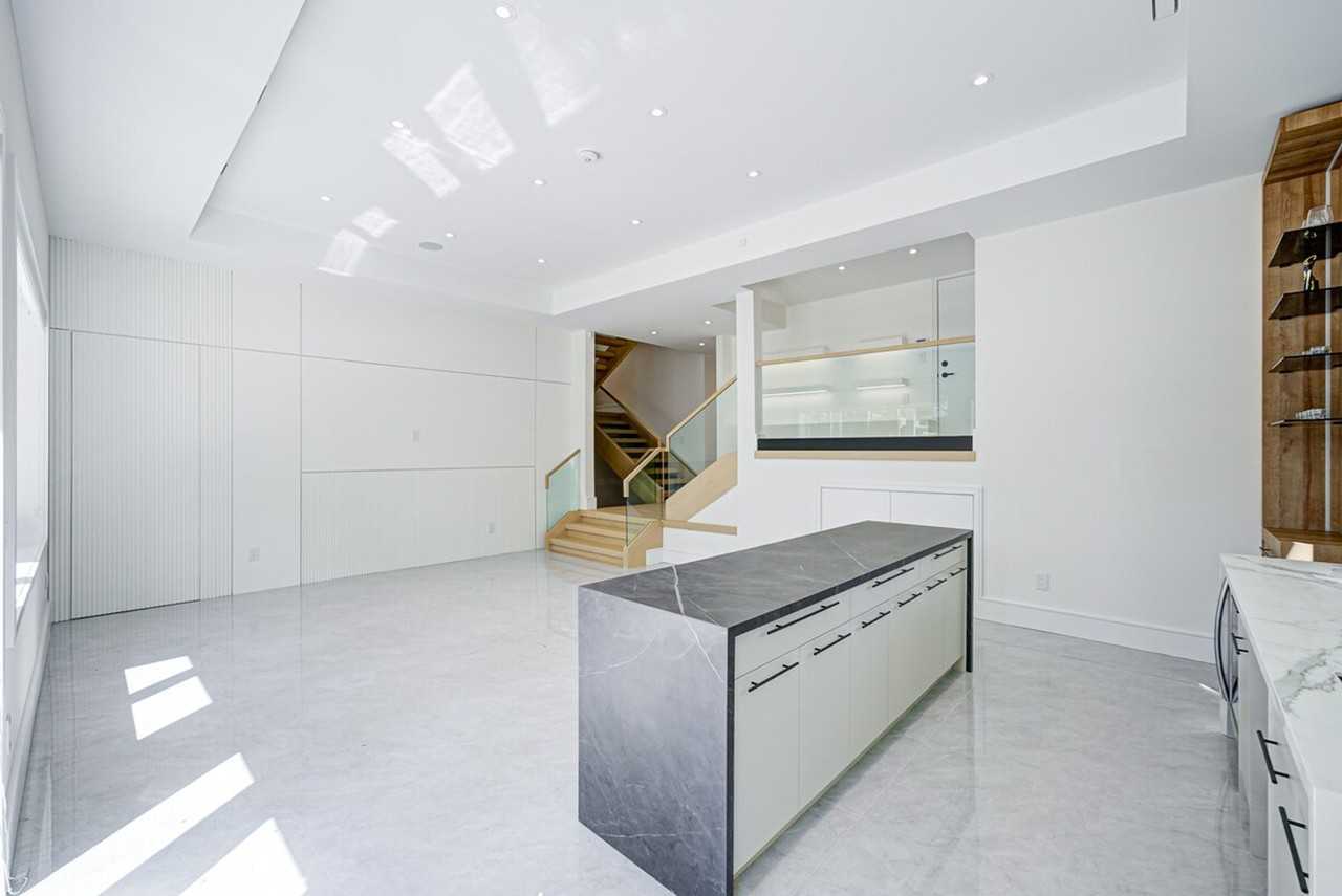 179 Johnston Ave #1513120P - Photo 5 of 50
