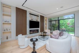 283 Bessborough Dr - Photo 1 of 1