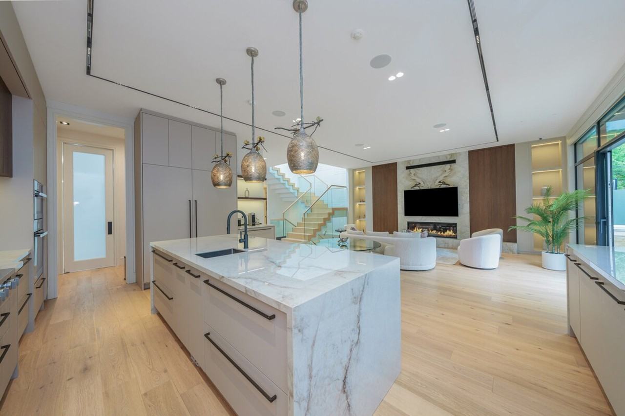 283 Bessborough Dr #1513081P - Photo 7 of 27